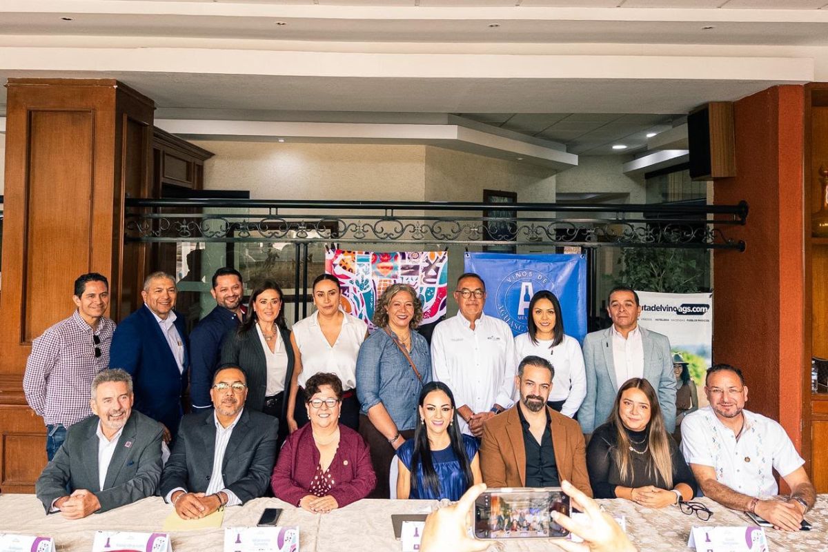 Integrantes del Clúster Comunidad del Vino y organismos aliados en la presentación de Elige Vino Mexicano